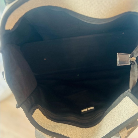 HAUTE SHORE GRAY & CAMO NEOPRENE LARGE TRAVEL BAG  26”x16” - Picture 6 of 7